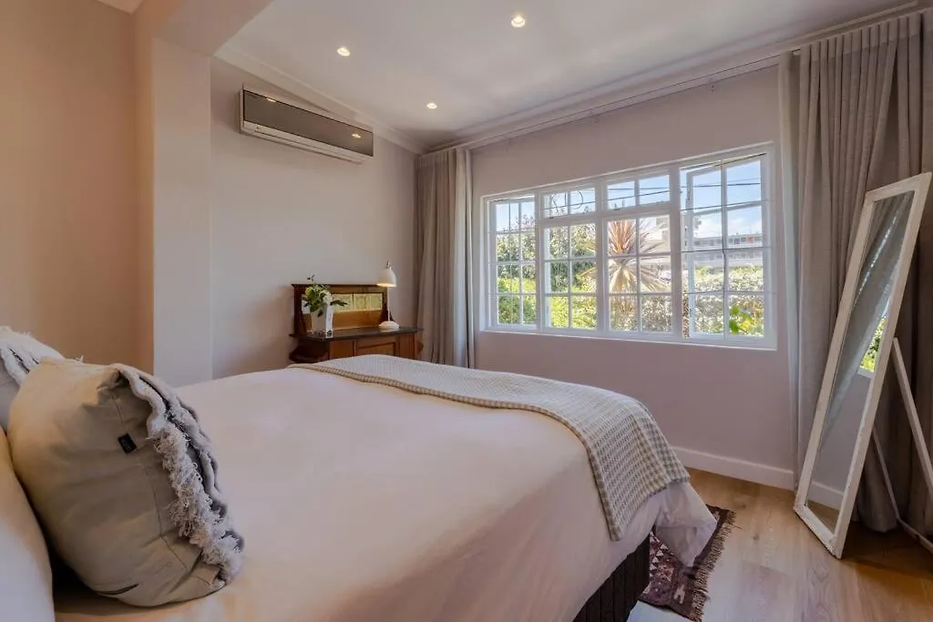Hidden De Waterkant Cottage With Tranquil Garden Cape Town