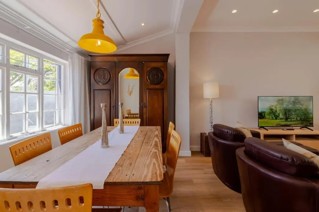 Hidden De Waterkant Cottage With Tranquil Garden Cape Town Holiday home